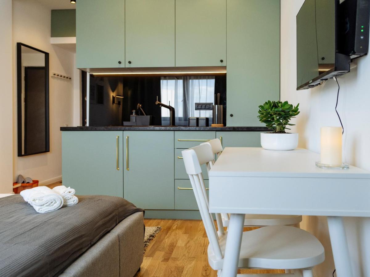 Beautiful Modern Studio - Cismigiu Park - Netflix بوخارست المظهر الخارجي الصورة