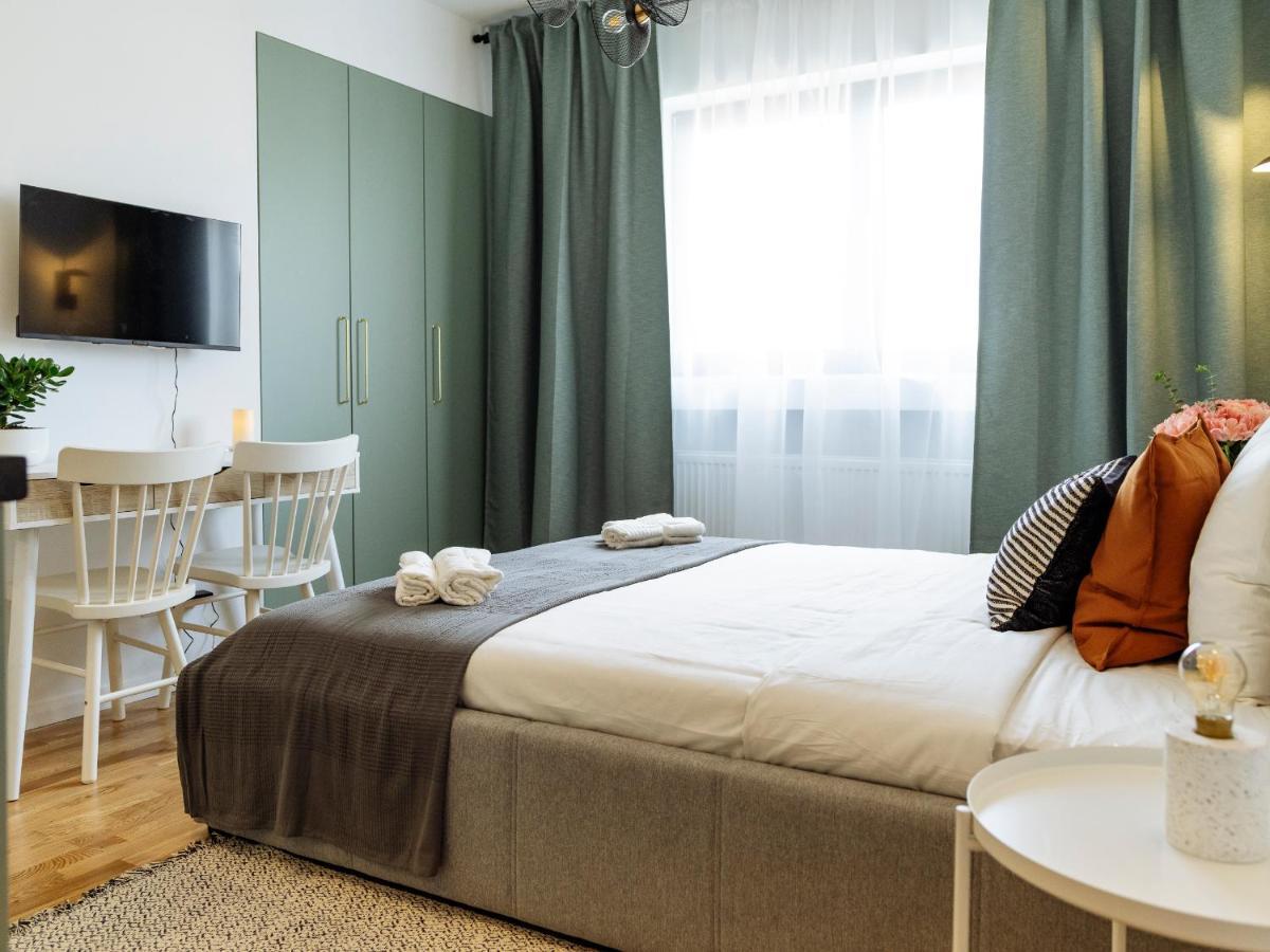 Beautiful Modern Studio - Cismigiu Park - Netflix بوخارست المظهر الخارجي الصورة